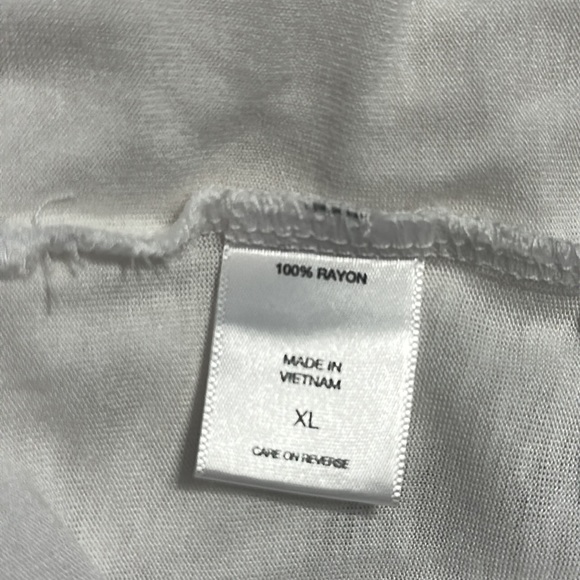 New York & Company / NY&C White Cold-Shoulder short Sleeve Pull On Shirt / Top. - Picture 12 of 12